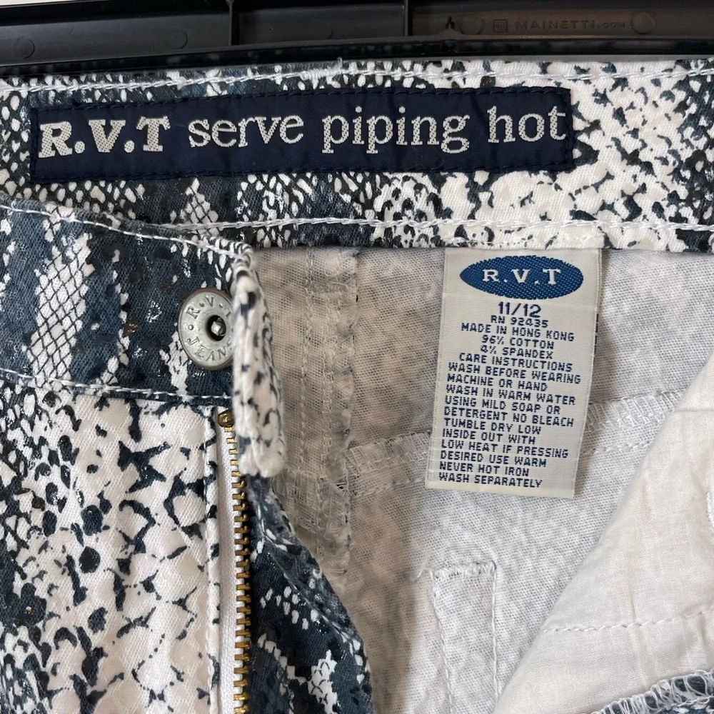 Revolt Jeans white snake print pants - Picture 3 of 3